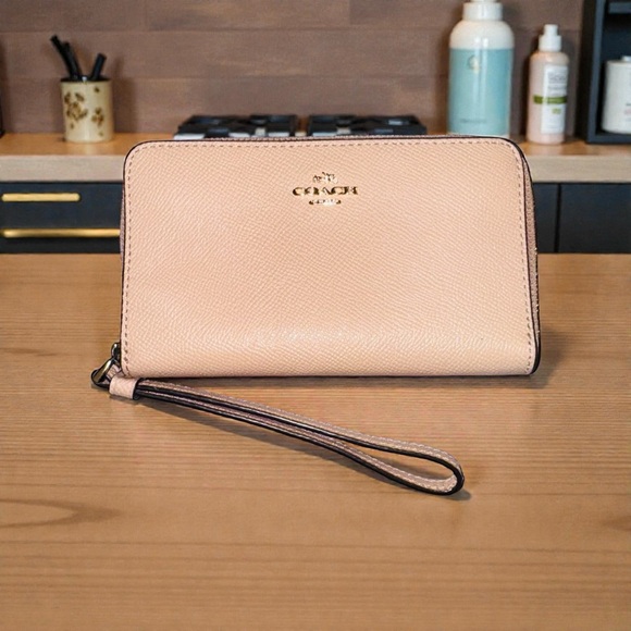 Coach Accessories - Coach Short Zip Around Wallet Carnation Pink Leather EUC